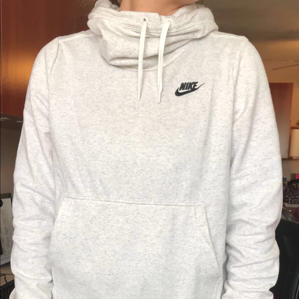 Nike sweat shirt medium new with tags